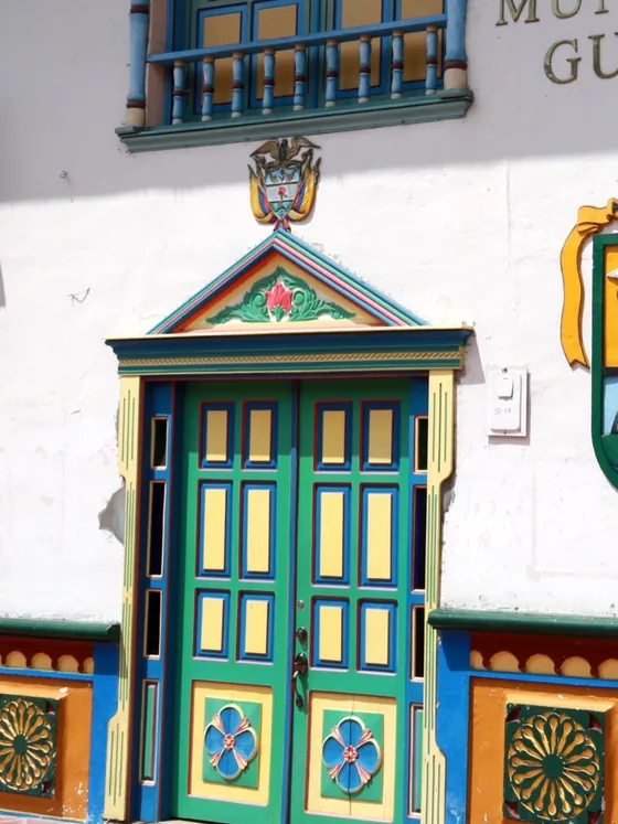 Zócalos de colores en Guatapé