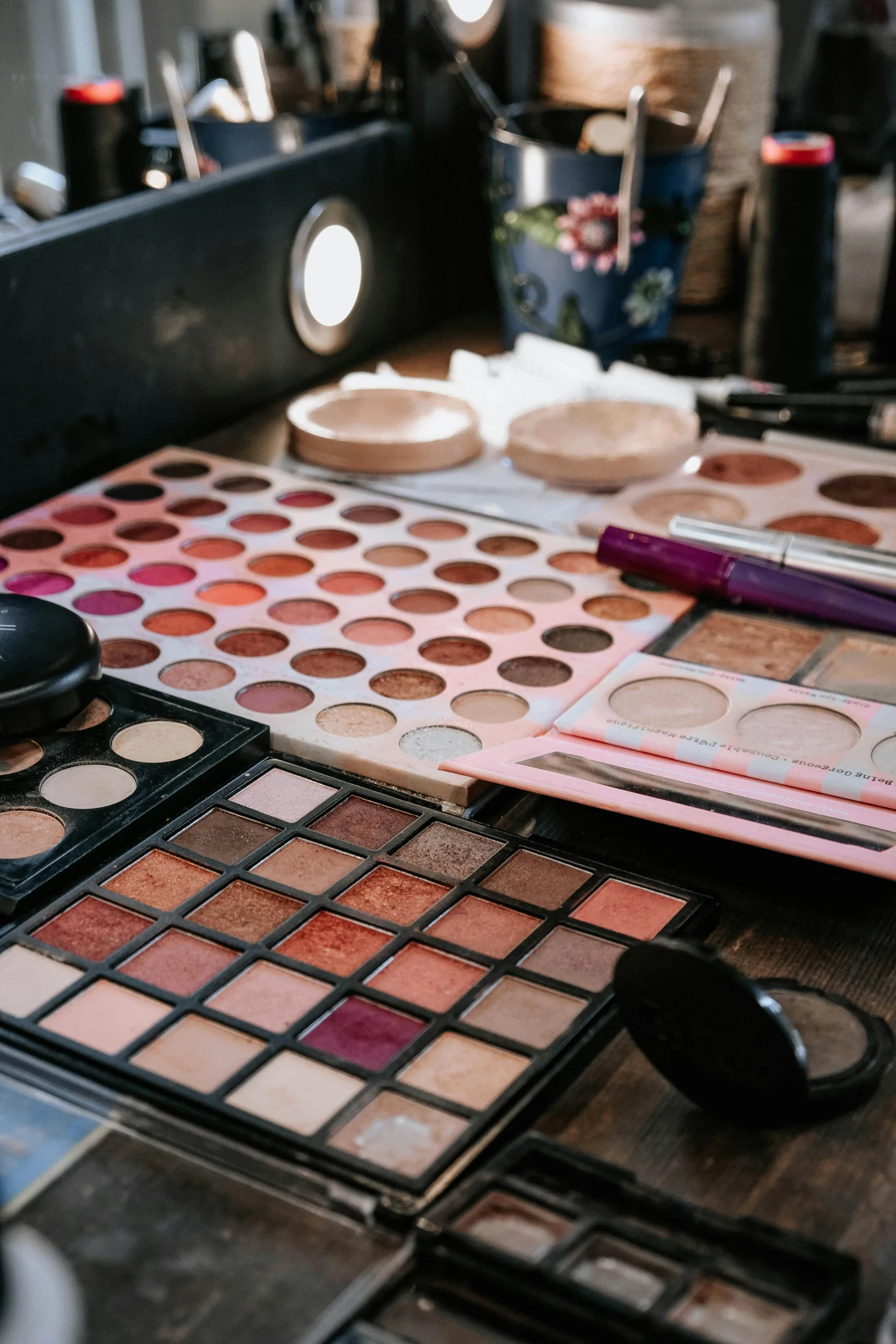 Formación profesional en maquillaje en Madrid, España — AQT Ecuador